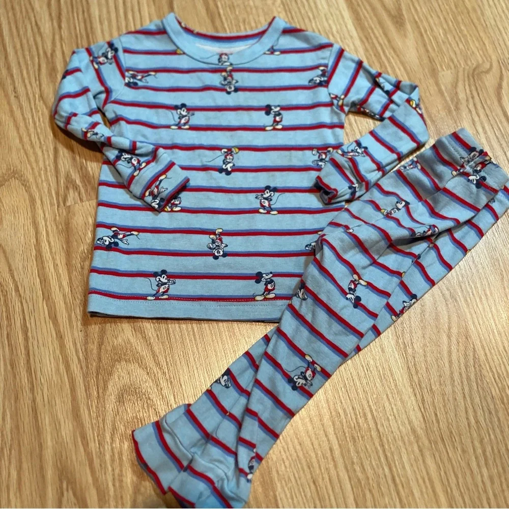 Baby Gap Mickey‎ Mouse 2 piece pajamas 18-24 months